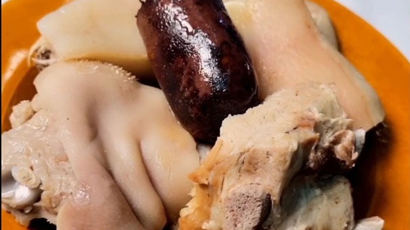 Los invitados también degustaron la pringá.