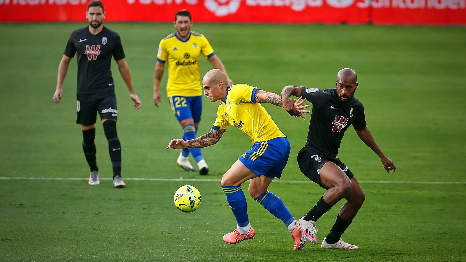 Partido de fútbol Cádiz CF - Granada Partido de fútbol Cádiz CF - Granada
