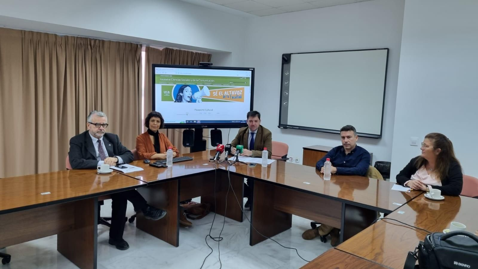 Presentación del pasaporte cultural de la UCA.