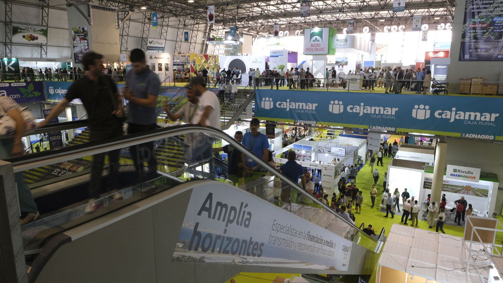 Carteles muestran el patrocinio de Cajamar en Infoagro Exhibition.