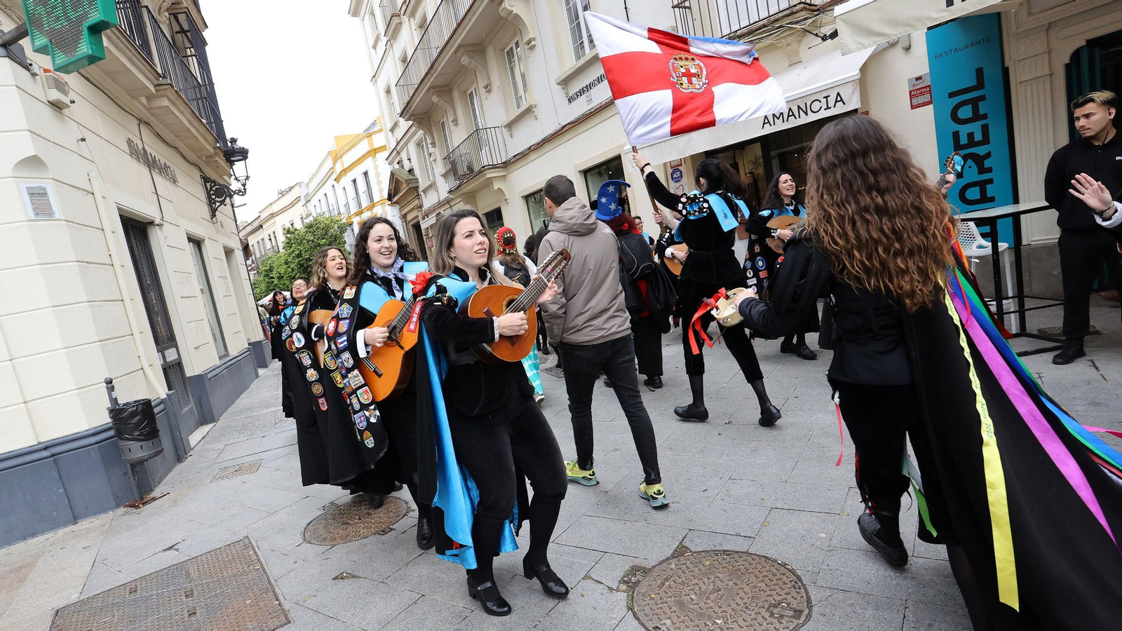 Imágenes del II Certamen Internacional de Tunas 'Jerez tierra de vinos'