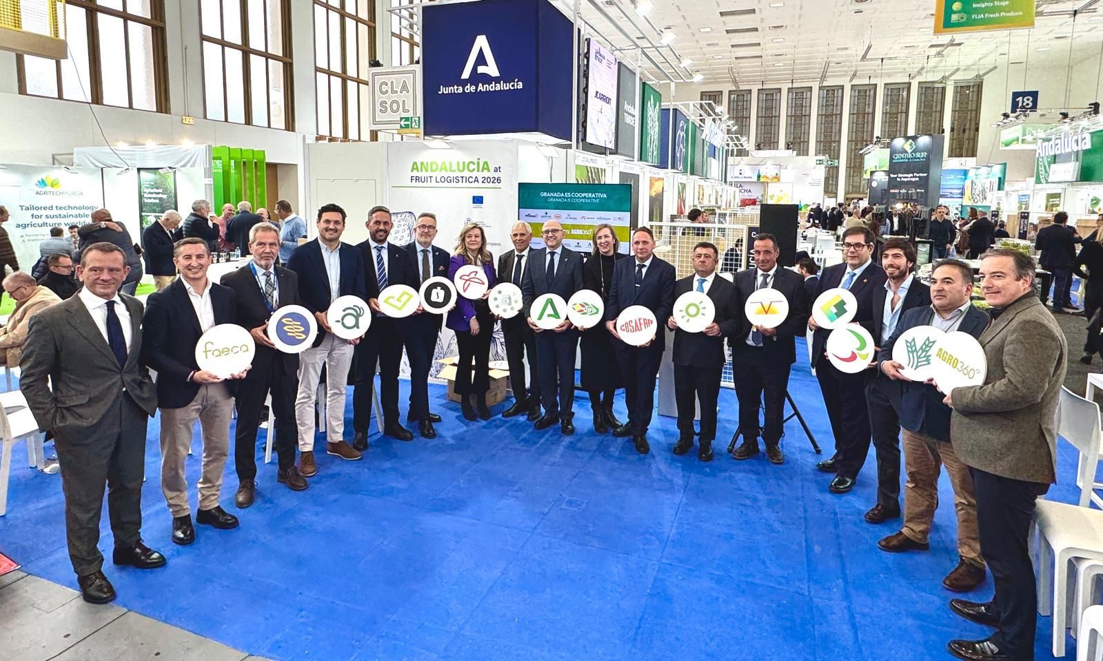 Representantes institucionales y empresarios de la provincia