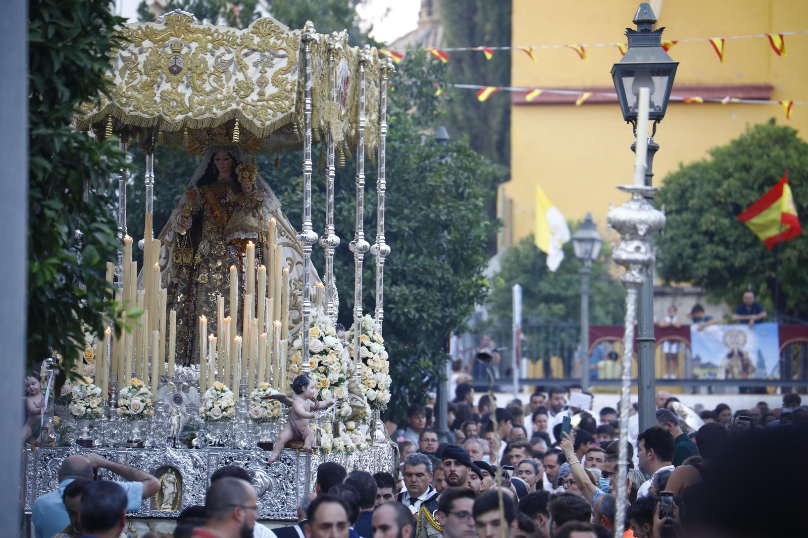 La Virgen del Carmen de San Cayetano recorre la ciudad