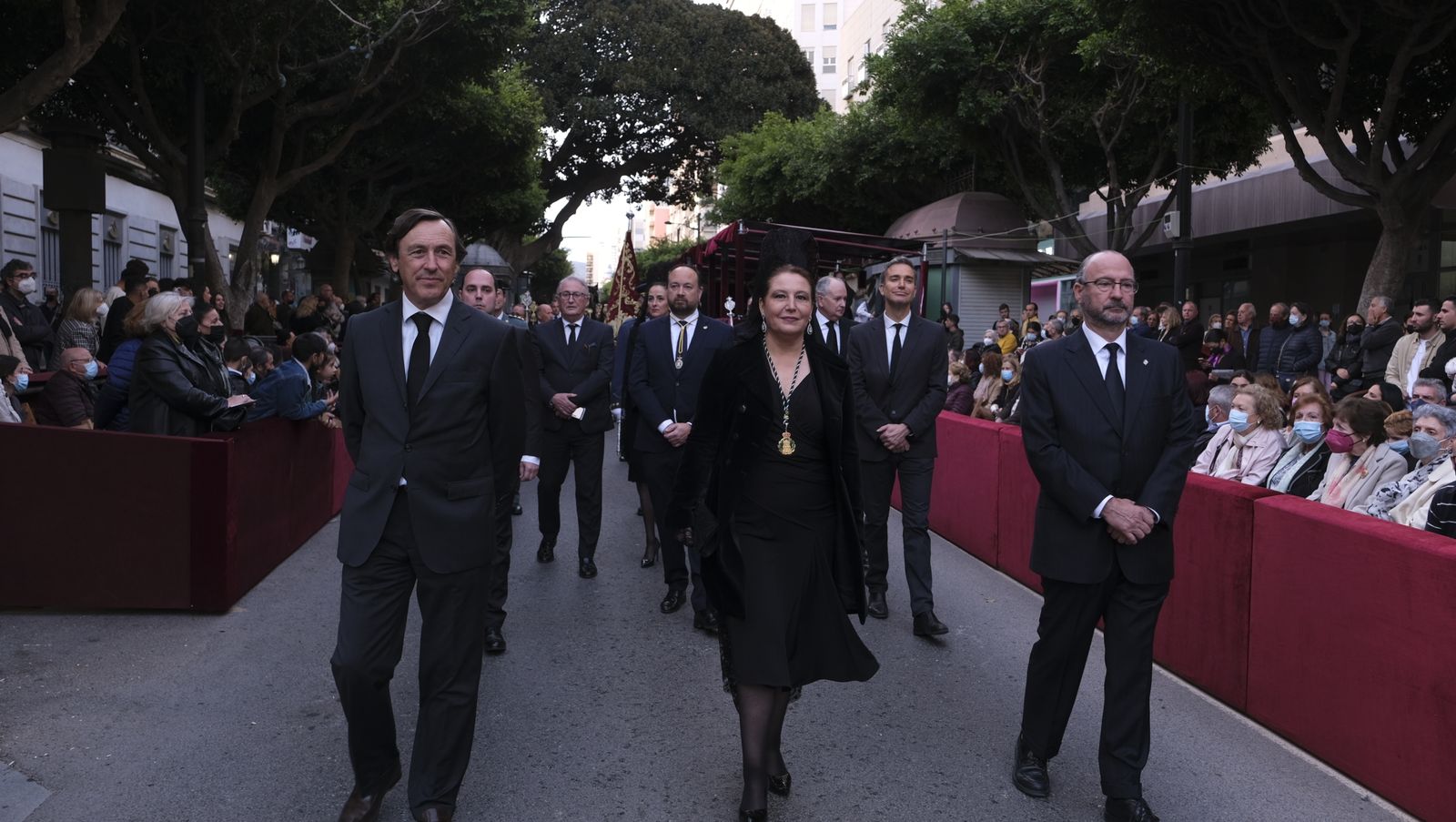 Procesión del Santo Entierro en Almería, en imágenes.