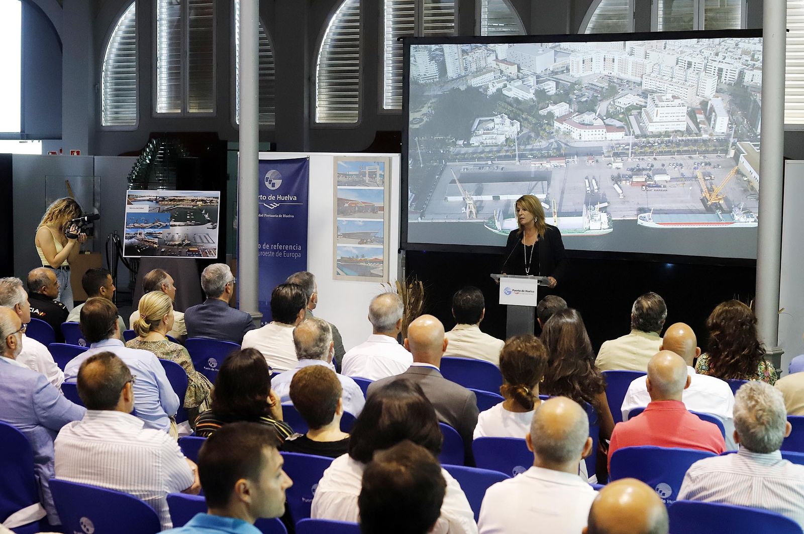 Pilar Miranda en la presentación de los planes para el Muelle de Levante.