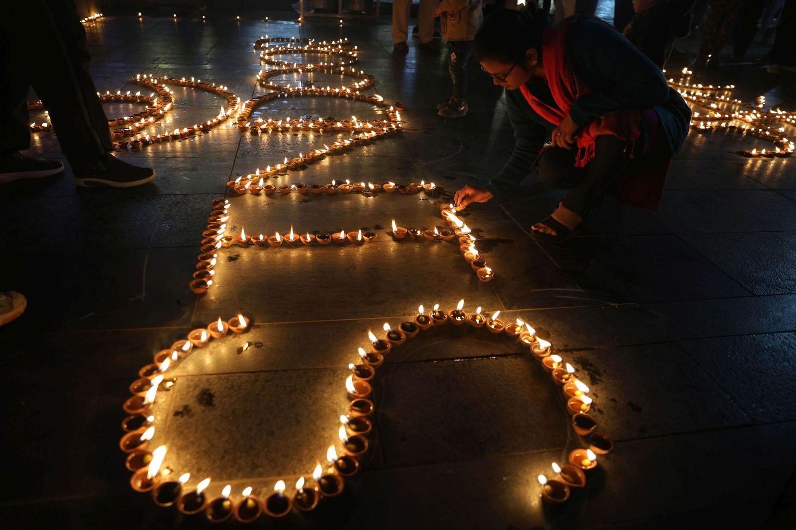 Las preciosas imágenes de la celebración del Diwali en India: un festival de luz y color