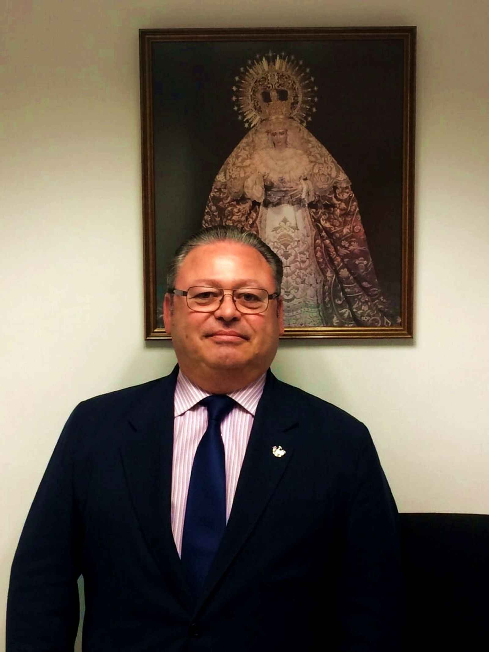 Paco Yesa atesora varias décadas de experiencia mandando pasos en la Semana Santa de Jerez.