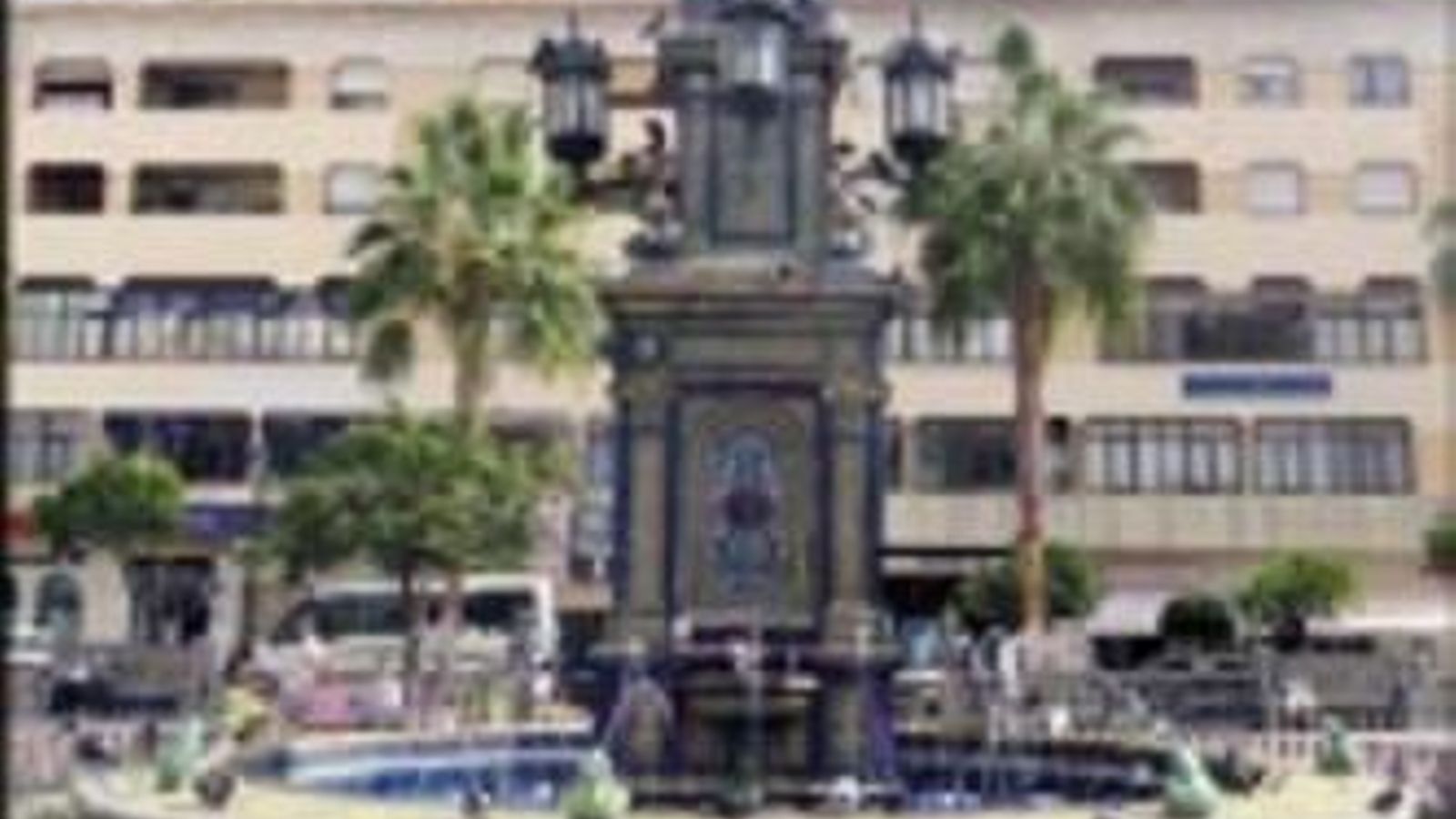 Fuente cerámica de la Plaza Alta.