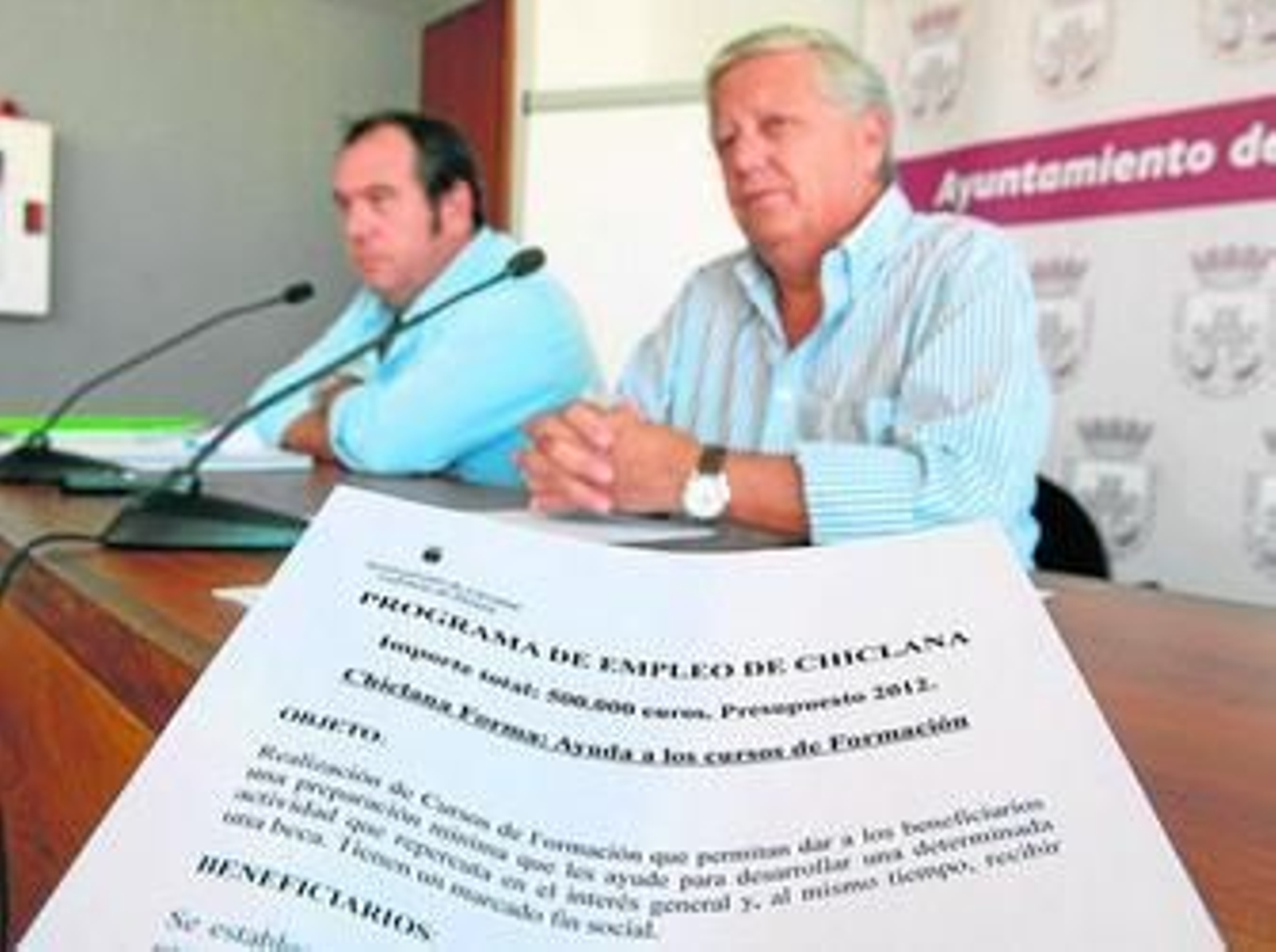 Ernesto Marín y José Manuel Lechuga dieron a conocer ayer en el Ayuntamiento el nuevo Plan Integral de Empleo.