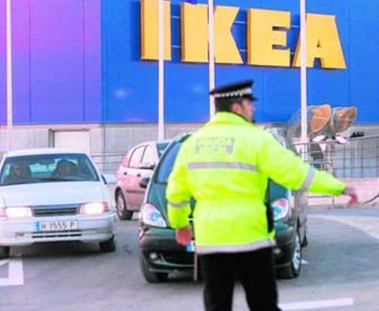 Tienda abierta por Ikea en Castilleja de la Cuesta en 2004.