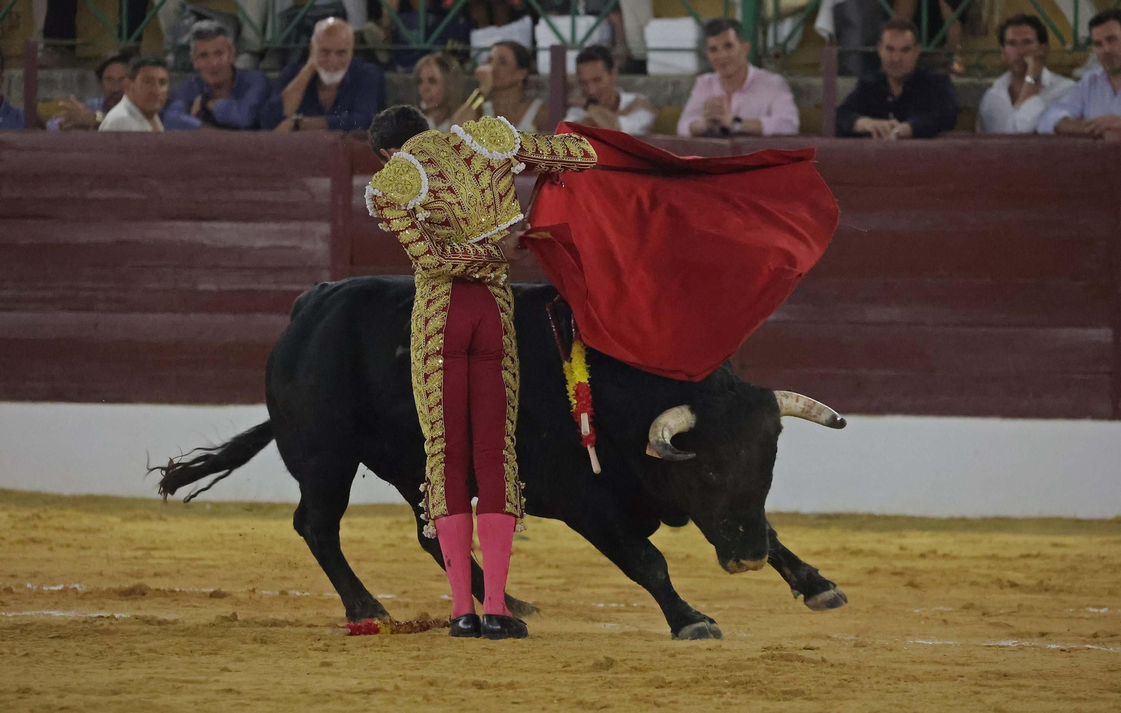 Fotos de la corrida del viernes de la Feria de La Línea: Morante de la Puebla, Talavante y David de Miranda Fotos de la corrida del viernes de la Feria de La Línea: Morante de la Puebla, Talavante y David de Miranda