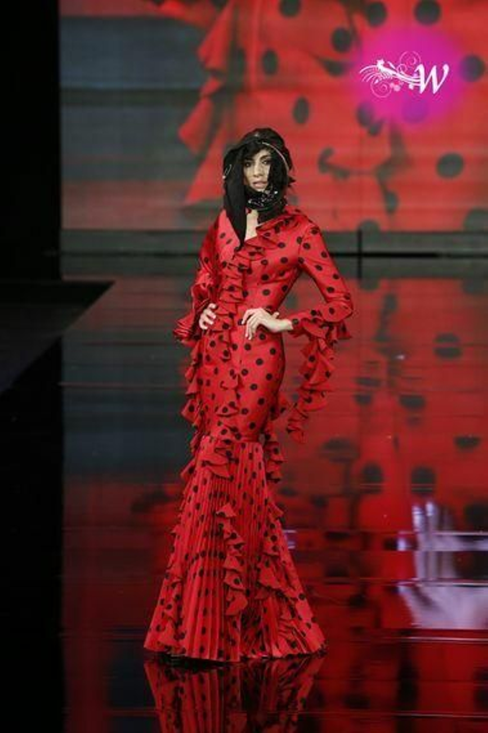 Así ha sido el desfile de Gil Ortiz en SIMOF 2020, todas las fotos de su colección de flamenca