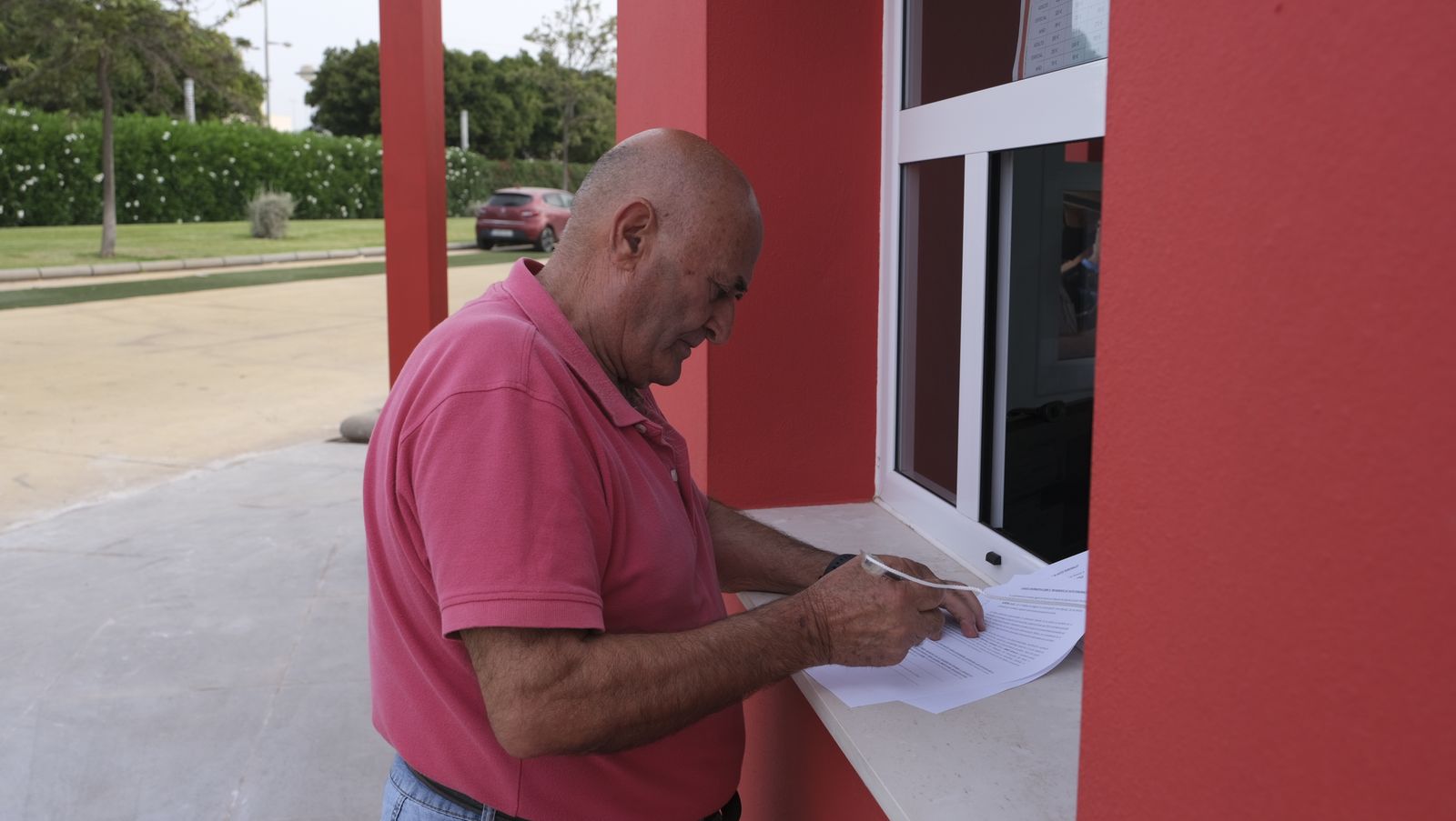 Imágenes de la renovación de los abonos de la U.D. Almería