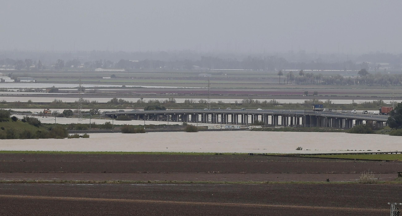 Las imágenes de las inundaciones en Los Palacios y las Cabezas de San Juan