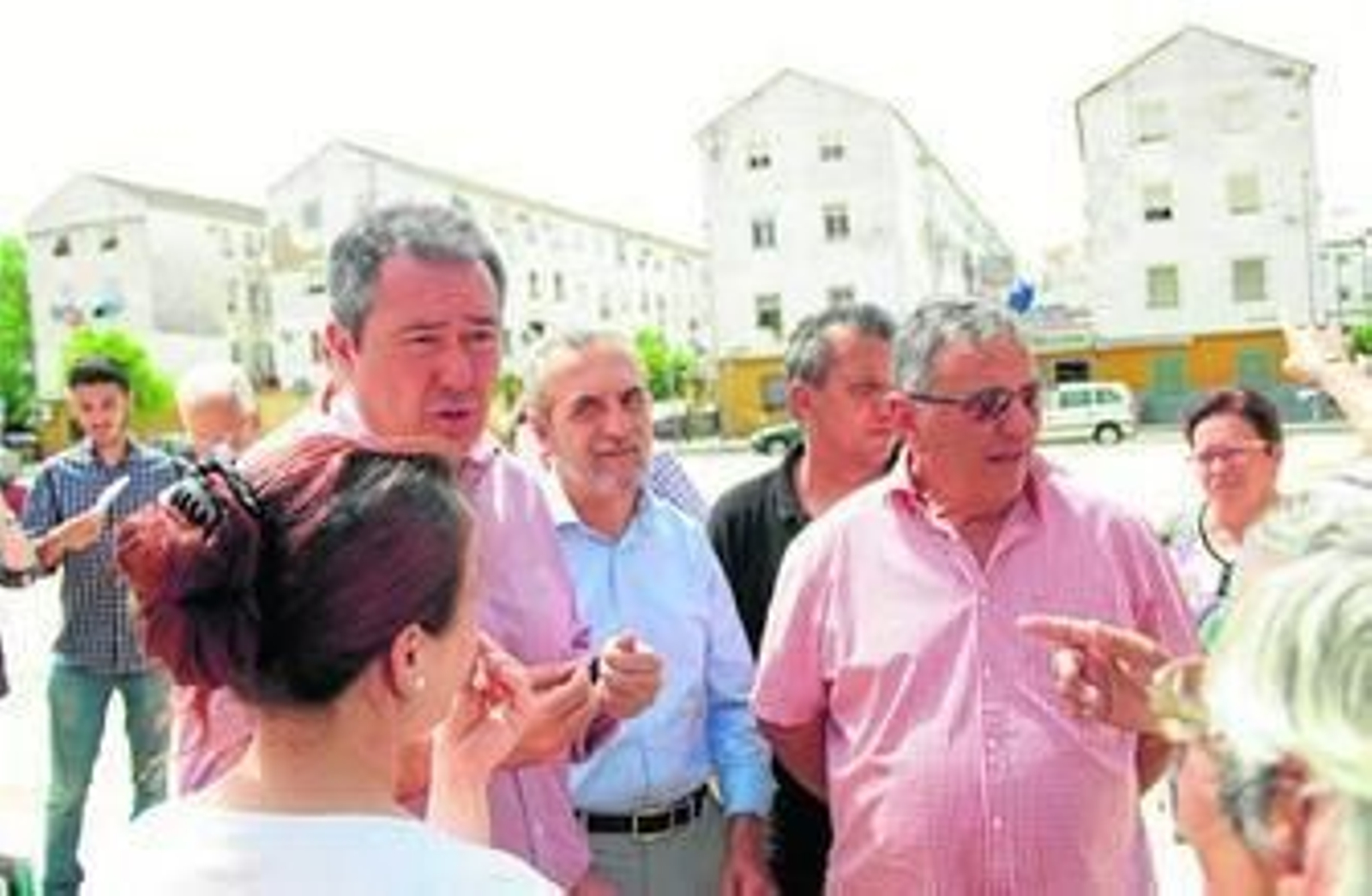 Espadas promete que, si llega a la Alcaldía, "adjudicará de una vez" las obras de construcción del nuevo bloque de viviendas de Los Pajaritos.