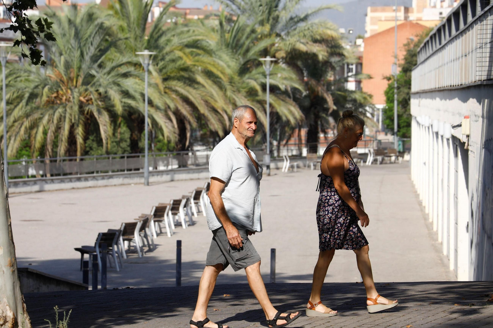 Un paseo por el barrio de Fátima una mañana de verano en Córdoba, en imágenes