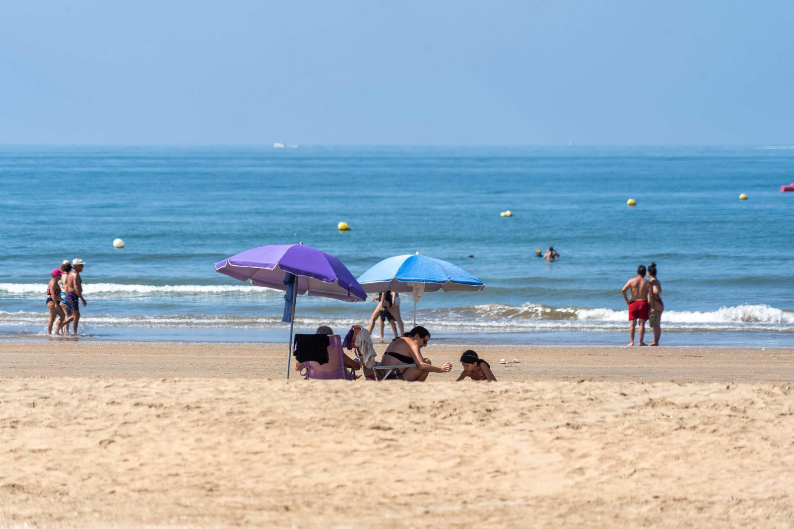Ambiente de las playas de Punta Umbría la mañana del sábado 9 de agosto