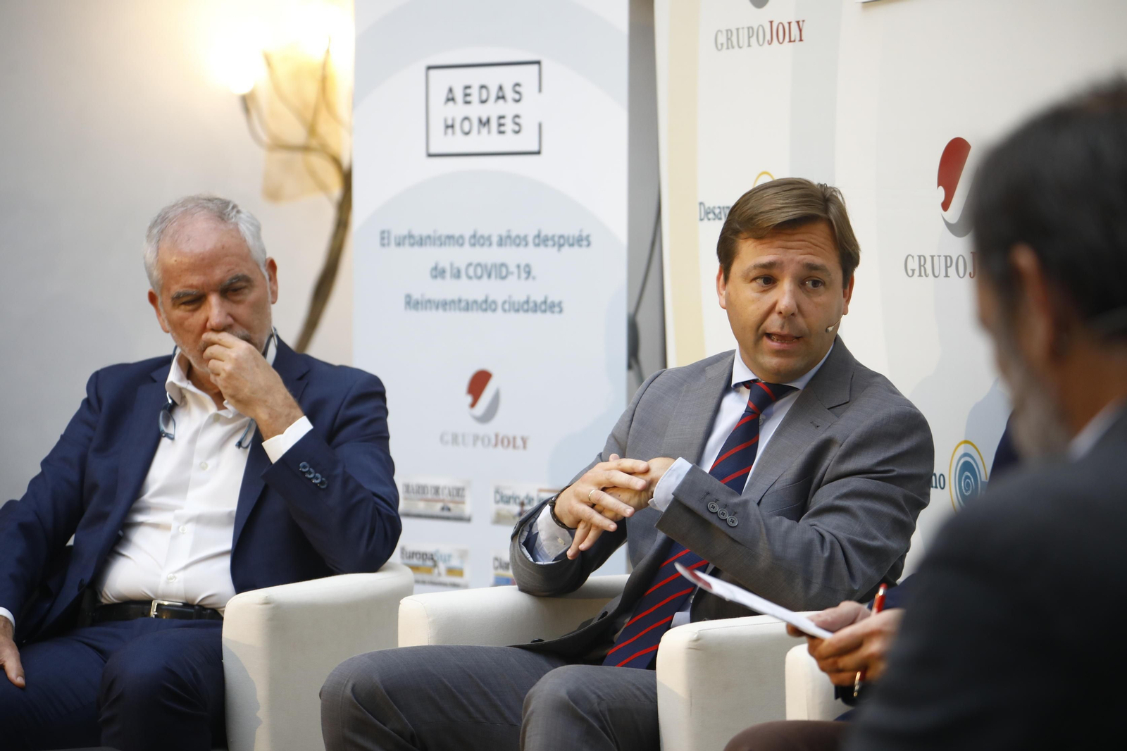 Fografías del desayuno coloquio de Grupo Joly: El urbanismo dos años después del covid