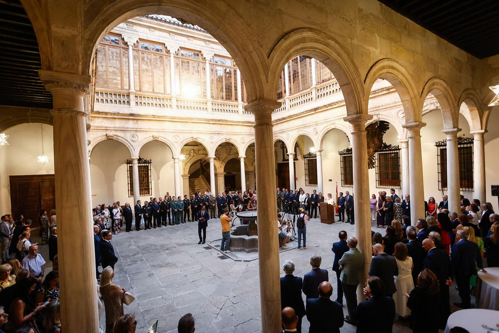 Plano general del acto realizado en uno de los patios de la Real Chancillería, sede del TSJA