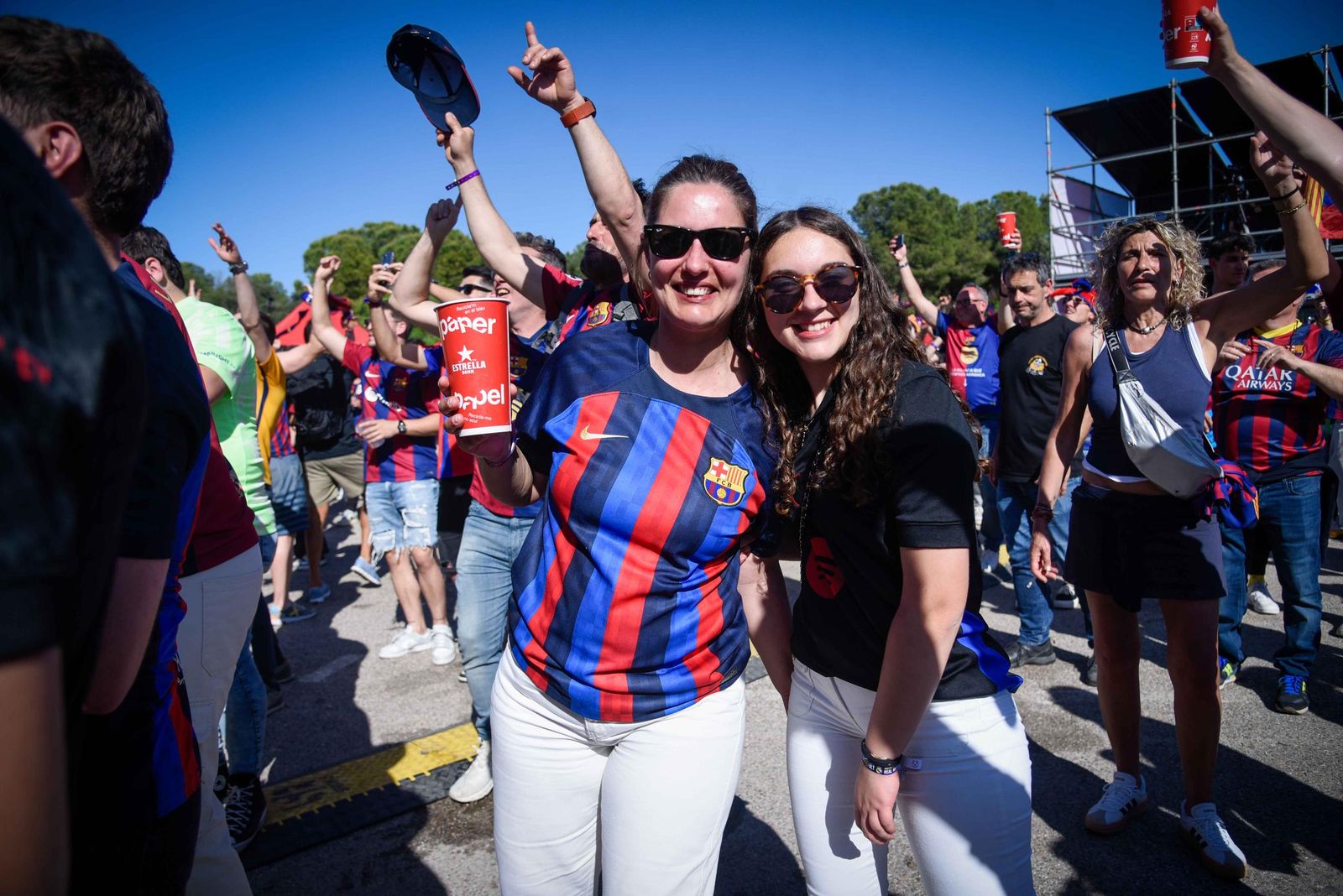 Ambiente en la Fan Zone del Barcelona