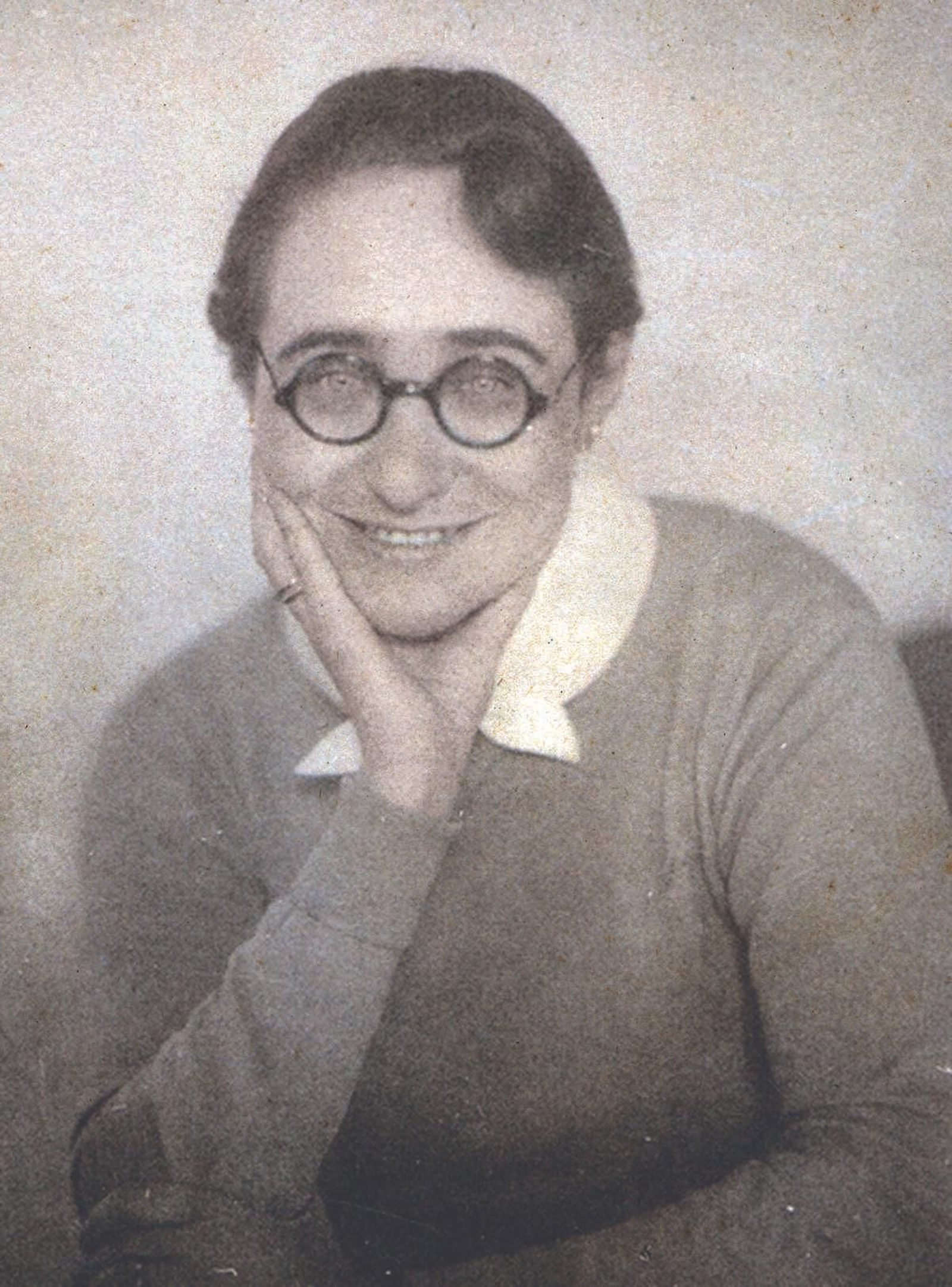 La escritora berlinesa Gabriele Tergit, fotografiada en 1926, a la edad de treinta y dos años