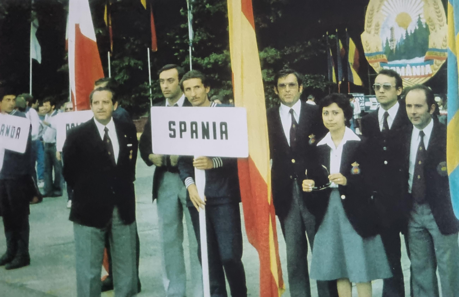 Pedro Medina, junto al resto de la expedición española en el Campeonato de Europa de 1975 en Rumanía.