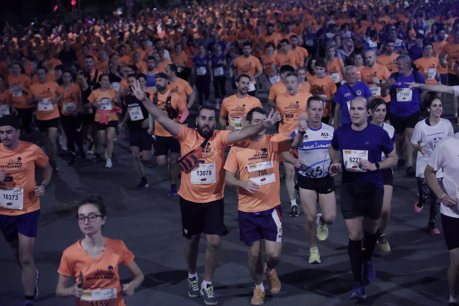 Búscate en la Carrera Nocturna de Sevilla (4)