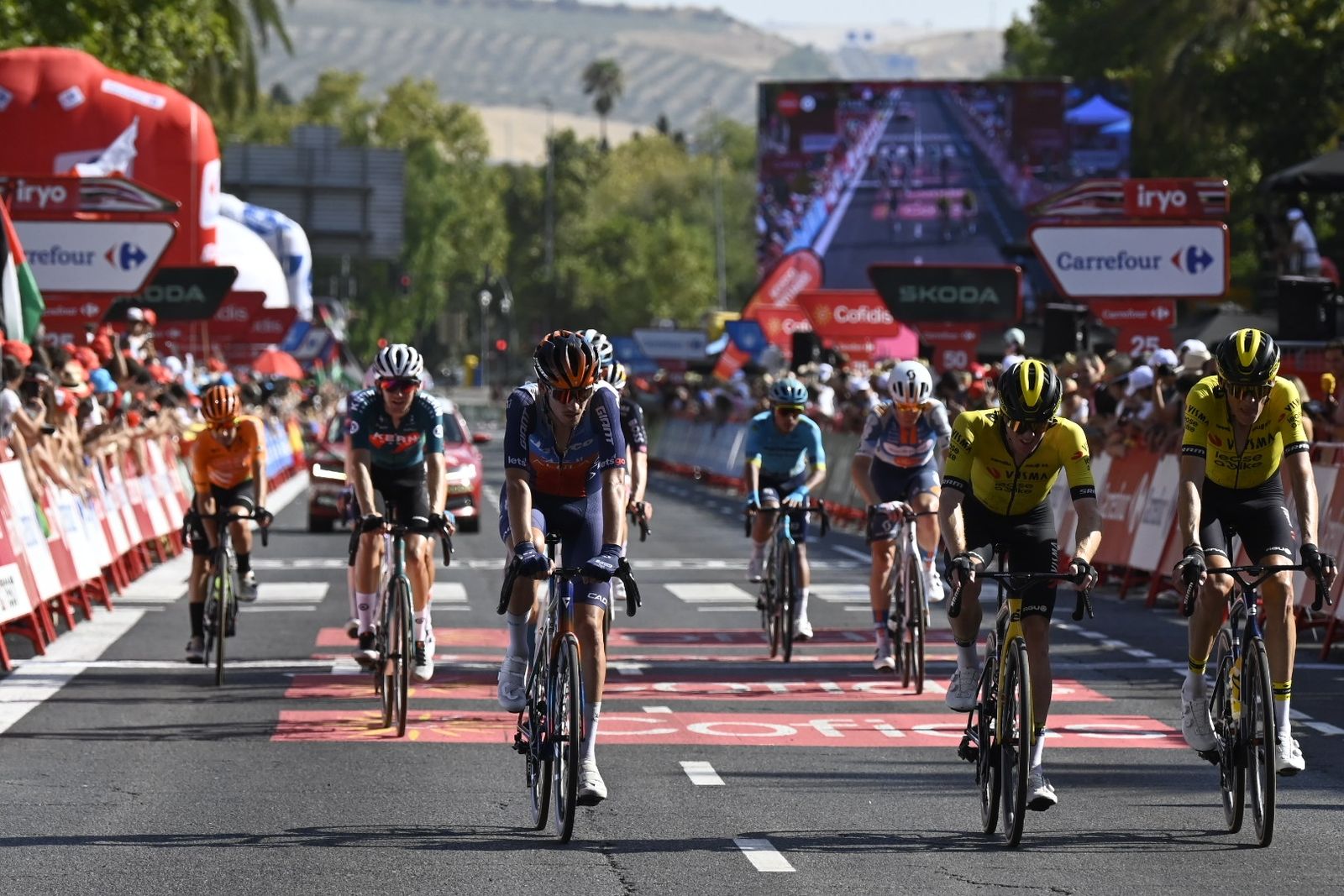 Las fotos del ambiente del paso de la Vuelta a España por Córdoba