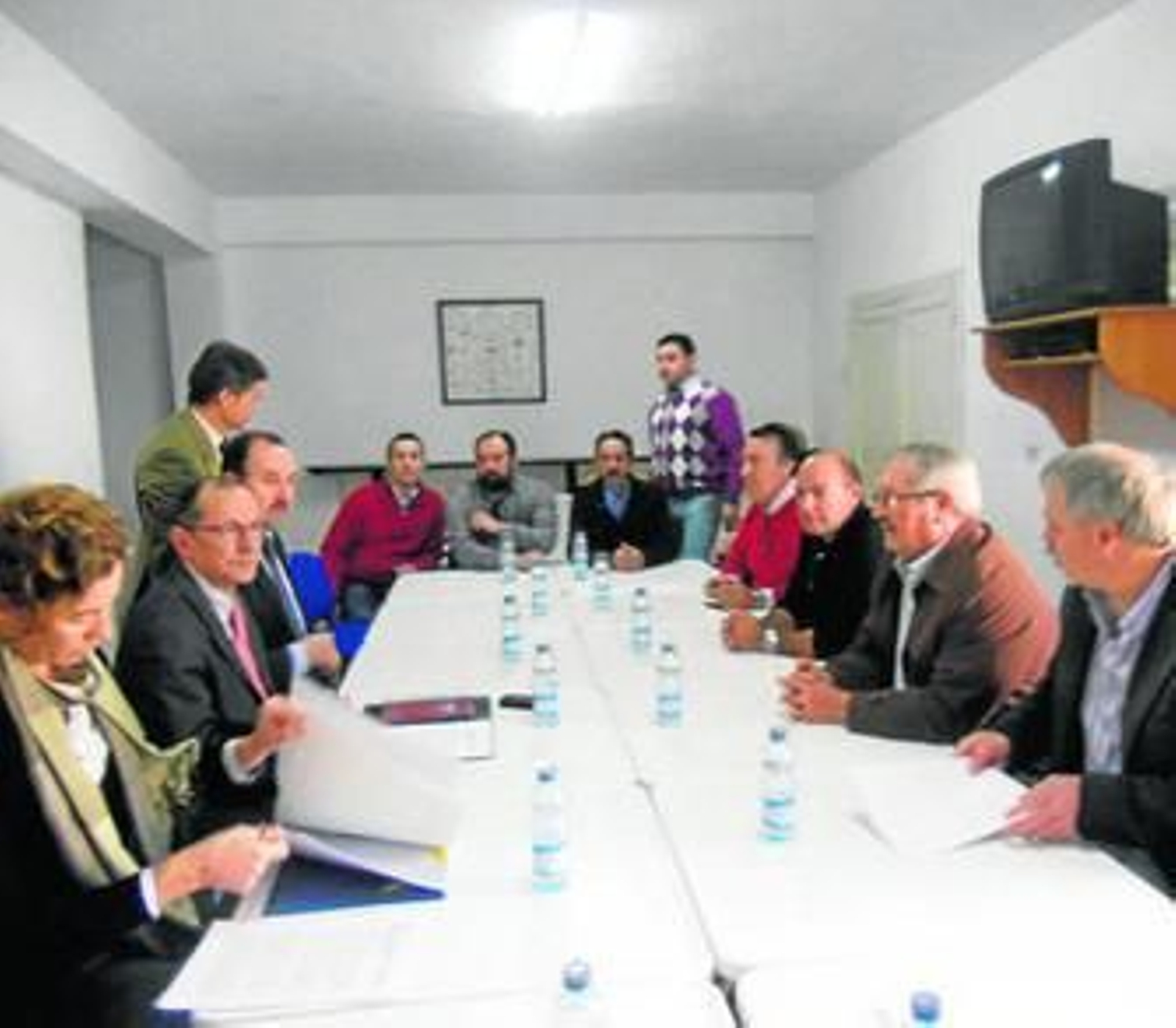 Momento de la reunión mantenida ayer en la sede del Club Náutica Isla de San Andrés.