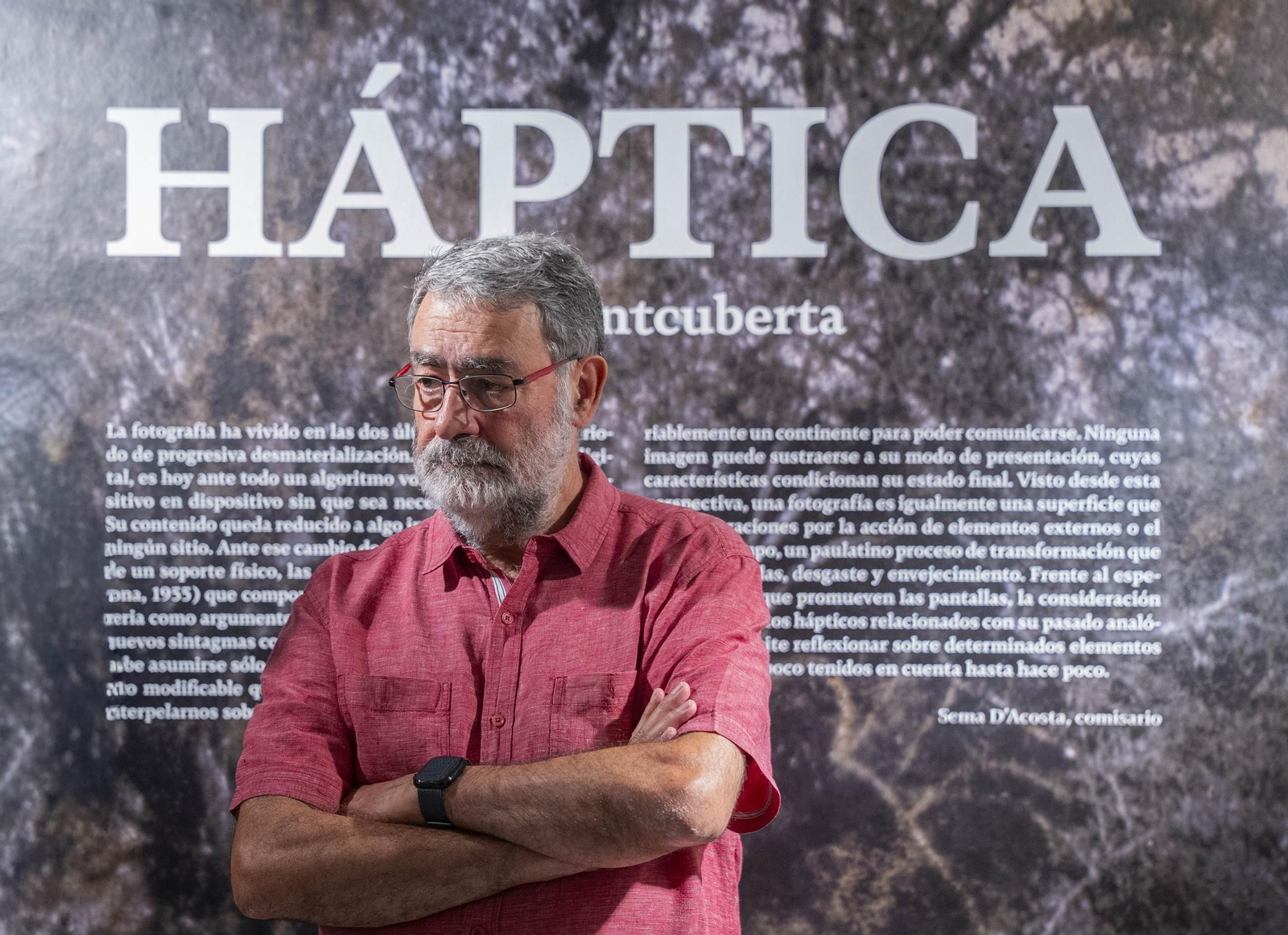 El comisario Sema D'Acosta y el artista Joan Fontcuberta presentan la exposición Háptica de la Fundación Unicaja