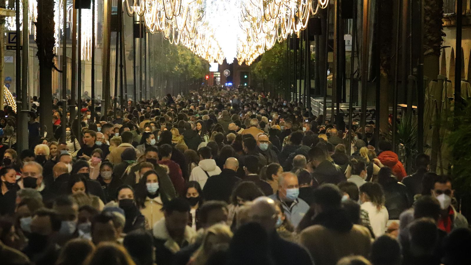 Túnel de luz en la Gran Vía.