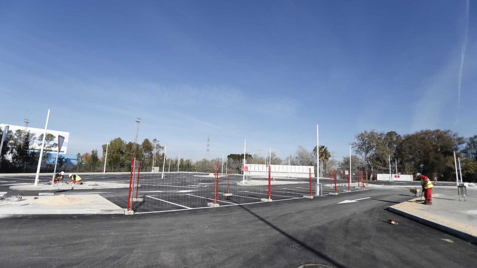 Vista general de los nuevos aparcamientos realizados por el Puerto.