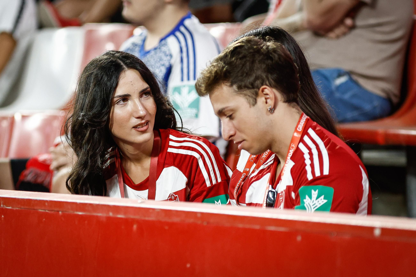 Encuéntrate en la grada de Los Cármenes en el Granada-Mirandés