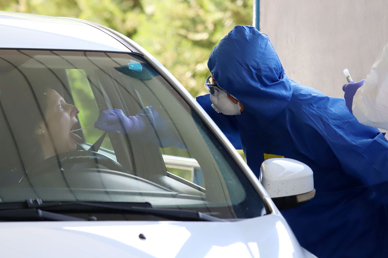 Tests de coronavirus  en el Manuel Lois a los pocos días del incio del confinamiento.