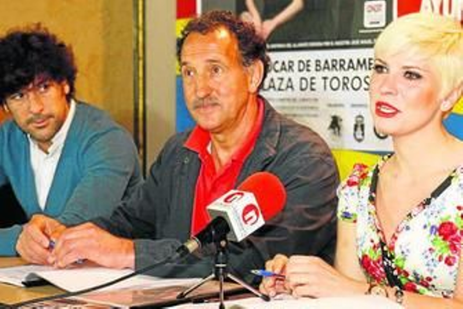 La intérprete Pasión Vega, durante su intervención en rueda de prensa.