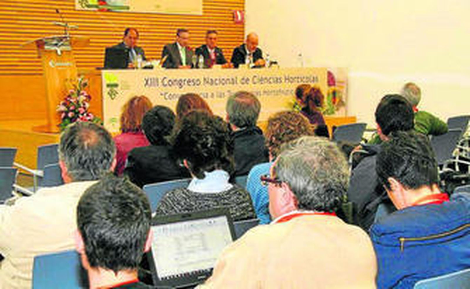 Javier de las Nieves inauguró ayer el congreso nacional.