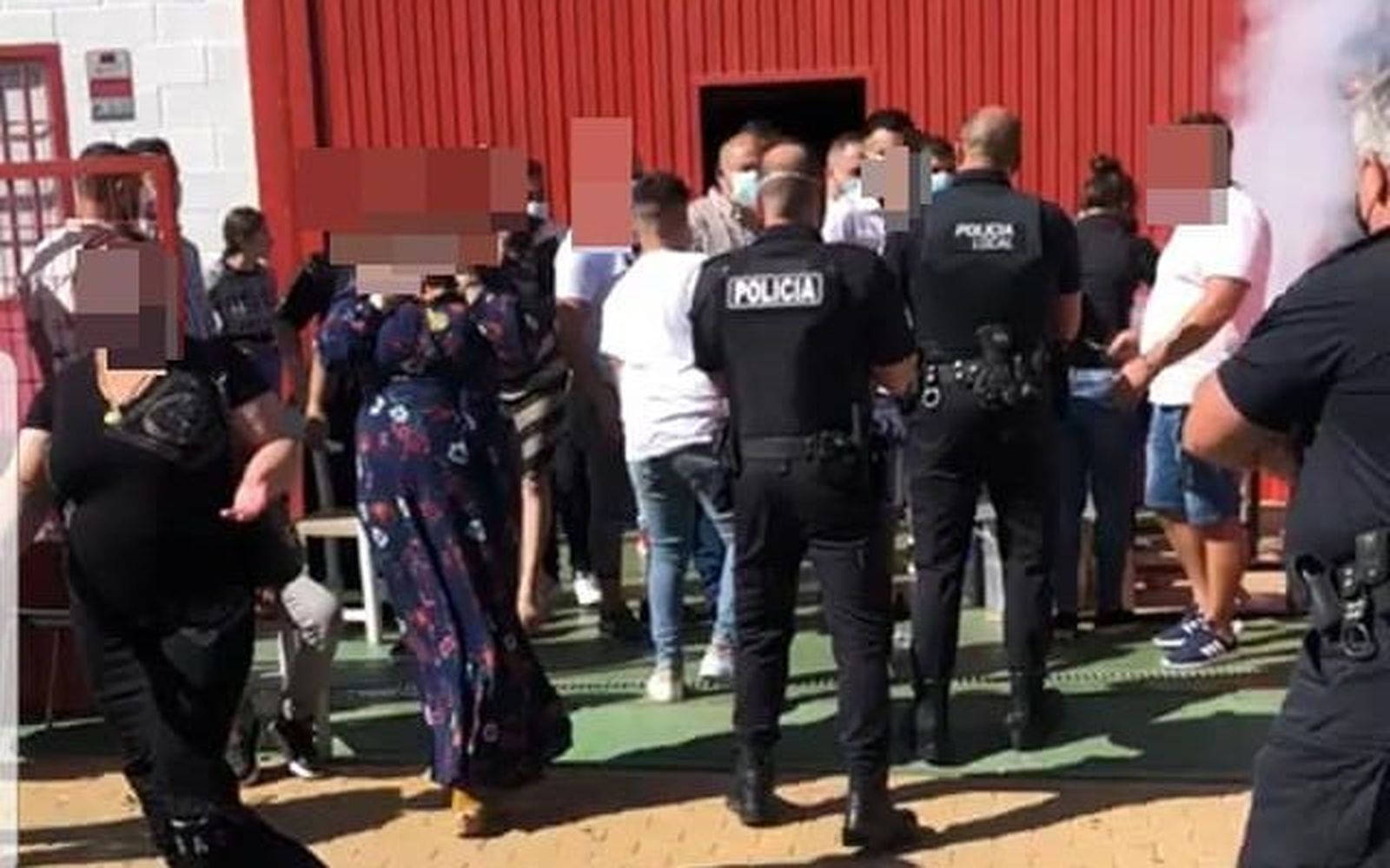 Desalojan en Almonte una fiesta con más de 100 personas y sin medidas de seguridad