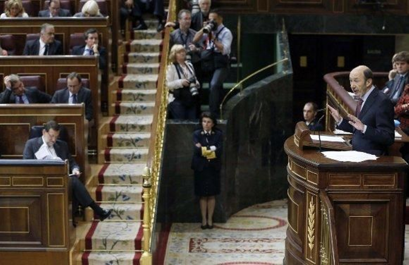 Rajoy reprocha a Rubalcaba que su partido haya sido el único condenado por financiación ilegal