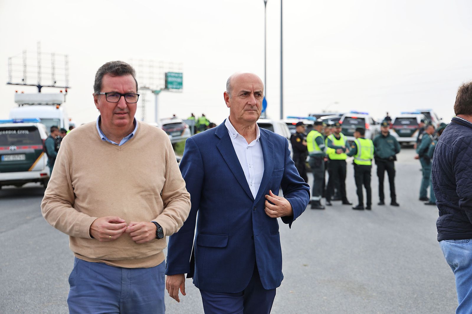 Imágenes de la multitudinaria tractorada de los agricultores en Huelva