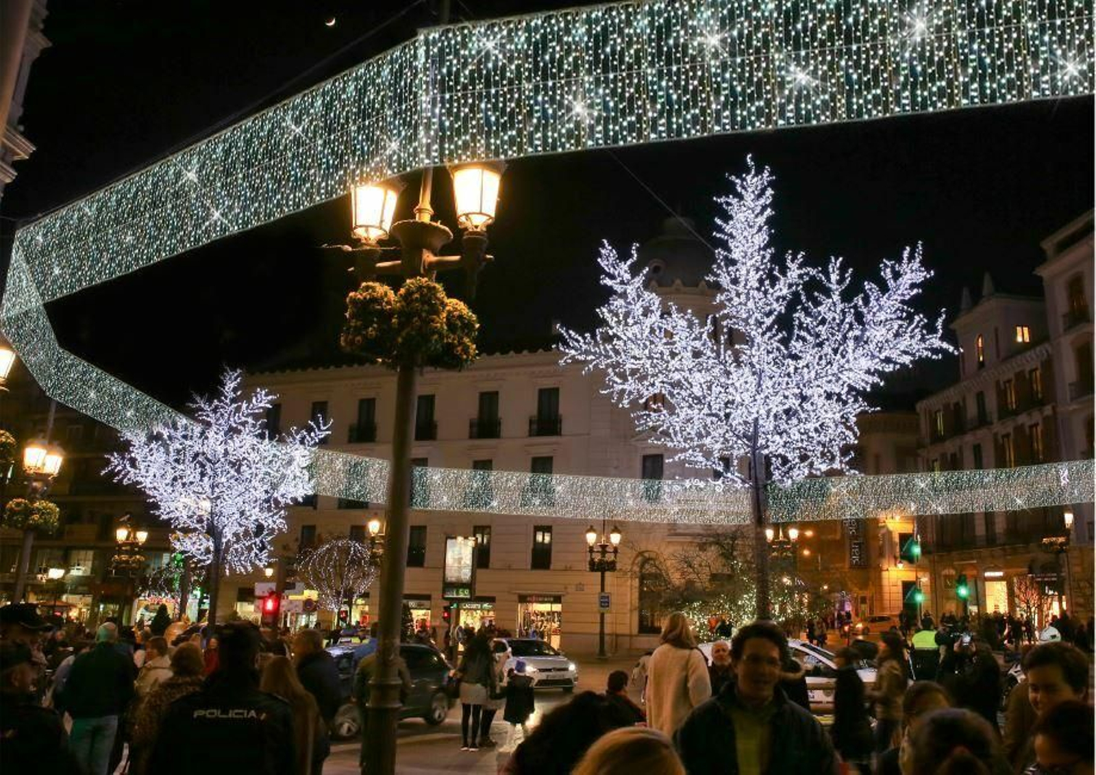 Así son las luces de Navidad en Granada calle a calle