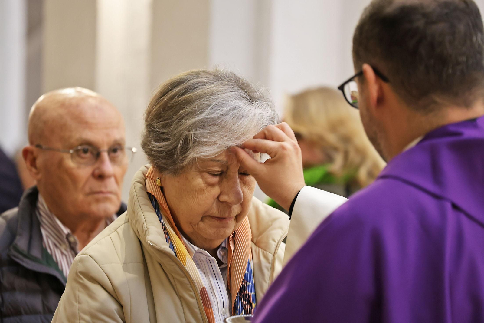Imágenes de la Imposición de Cenizas en La Merced