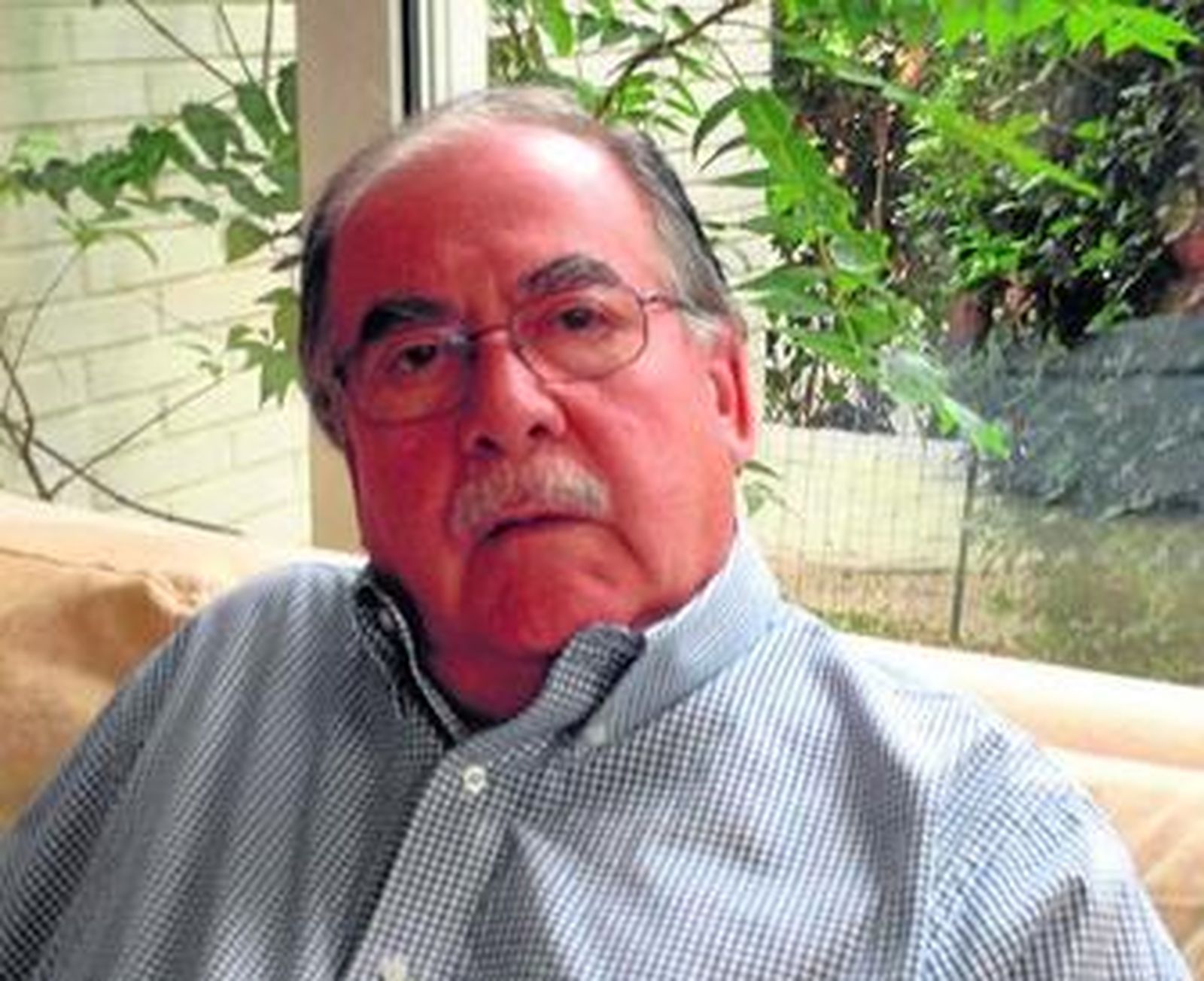 Óscar Soto Guzmán, en su casa de Madrid, ciudad a la que llegó desde Chile previa escala en Cuba.