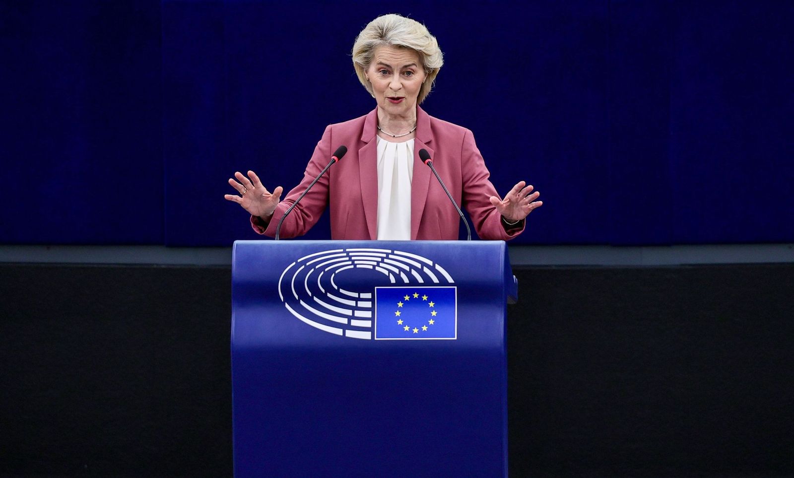 La presidenta de la Comisión Europea, Ursula von der Leyen, en una sesión en el Parlamento de Estrasburgo.