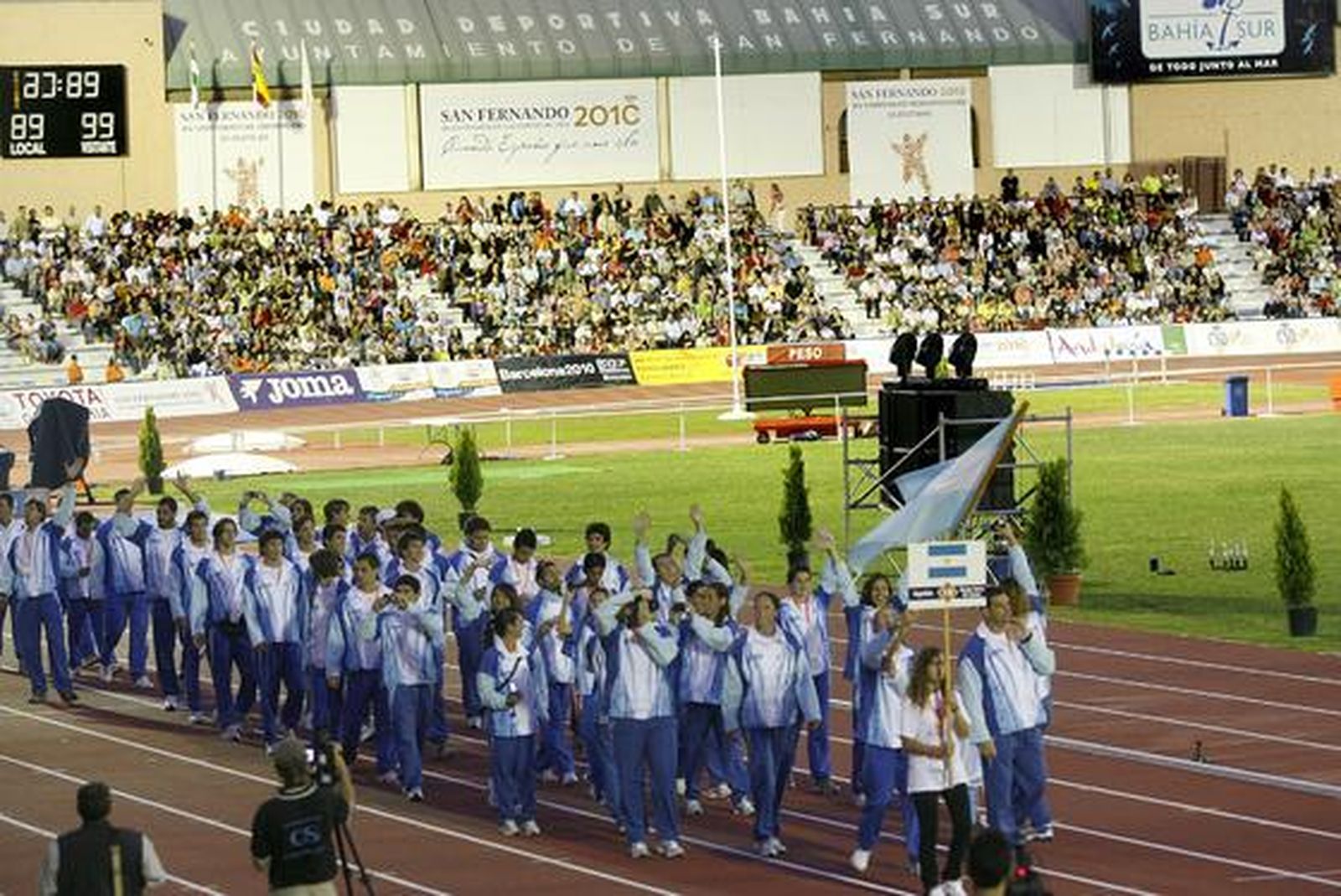 Luz y color en Bahía Sur en la ceremonia de apertura de los XIV Juegos Iberoamericanos San Fernando 2010. 

Foto: Elias Pimentel y Joaquin Pino