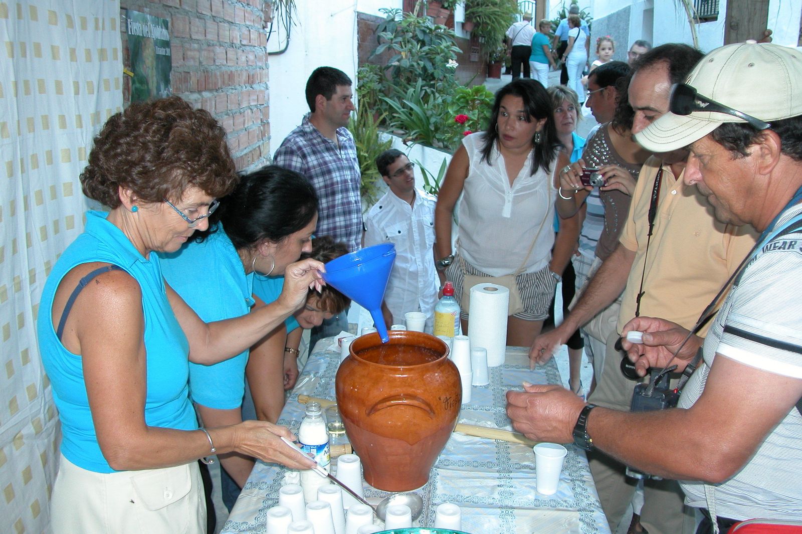 Imagen de la Fiesta del Ajoblanco en Almáchar durante una de sus últimas ediciones.