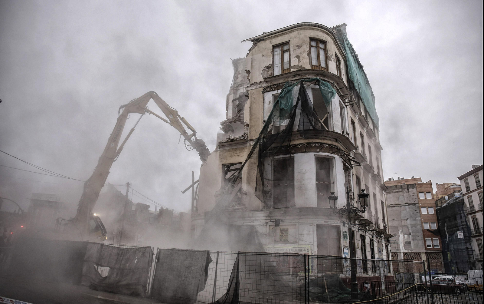 Las fotos de la demolición de La Mundial