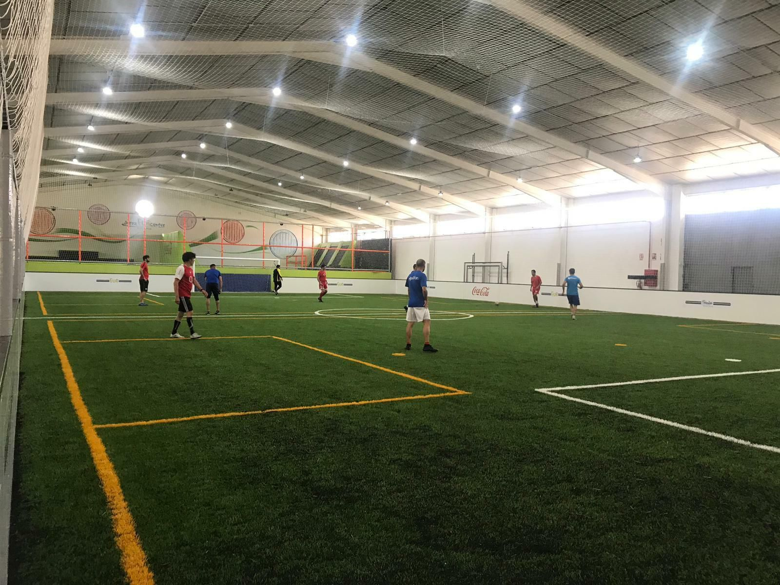 Ya se puede disfrutar en la avenida Tío Pepe del nuevo parque de ocio educativo 'Jerez Fun Center'. Las instalaciones permanecen abiertas de lunes a domingo, en horario de 7:30 de la mañana a 23:00 de la noche. El parque cuenta con400 m² de Jumping Park; campo de fútbol Indoor; Laser Space y Paint-ball Indoor; ludoteca infantil; y bar cafetería con una amplia terraza exterior.