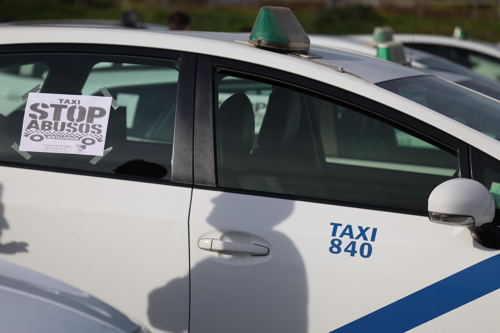 La huelga de taxistas en Málaga en imágenes