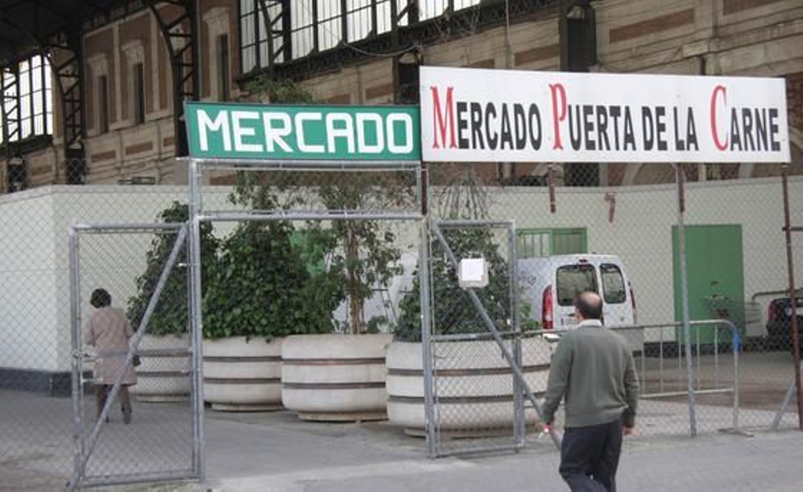 Puertas de acceso al mercado.

Foto: B. Vargas