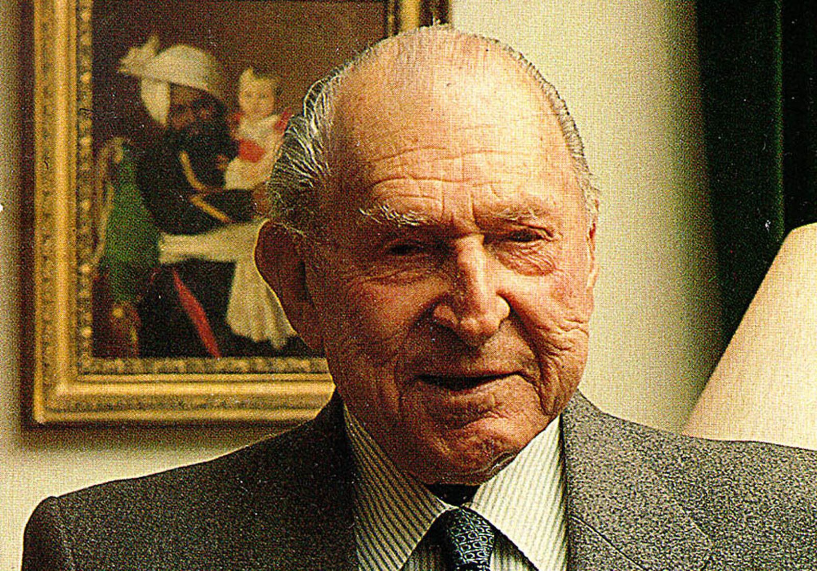 1991 hace 25 añosEl conde de Barcelona visita el TEAR